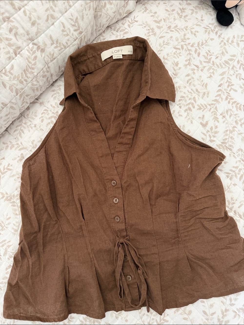 LOFT Brown Sleeveless Collared Button-Front Tank